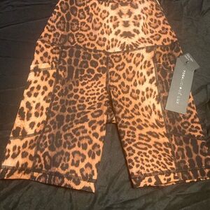Yogalicious Leopard Print Active Shorts! XS NWT